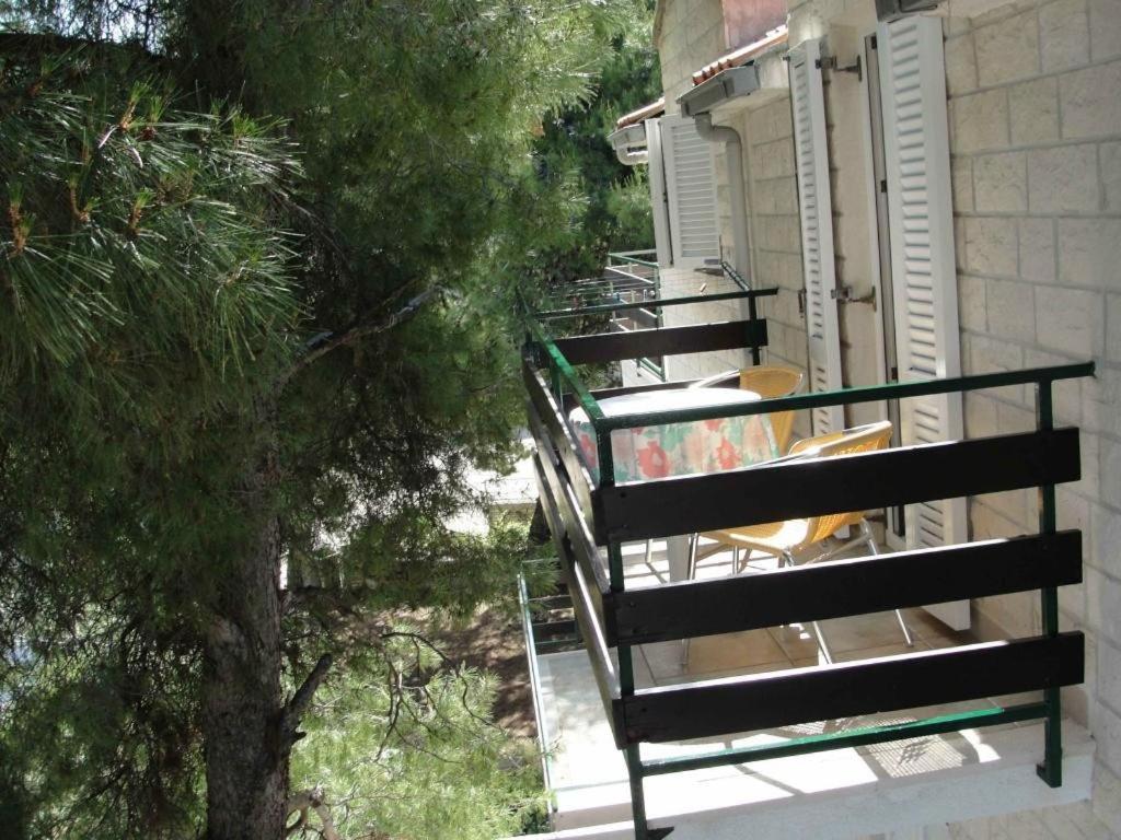 Apartments Pinija Supetar Ngoại thất bức ảnh