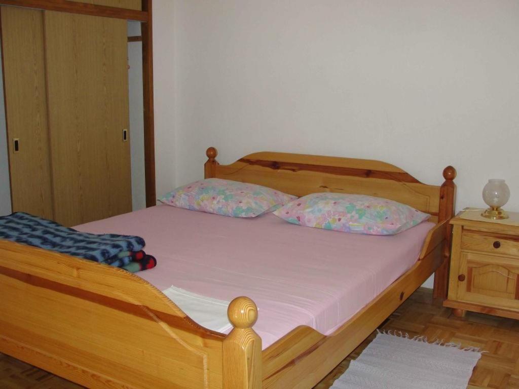 Apartments Pinija Supetar Ngoại thất bức ảnh
