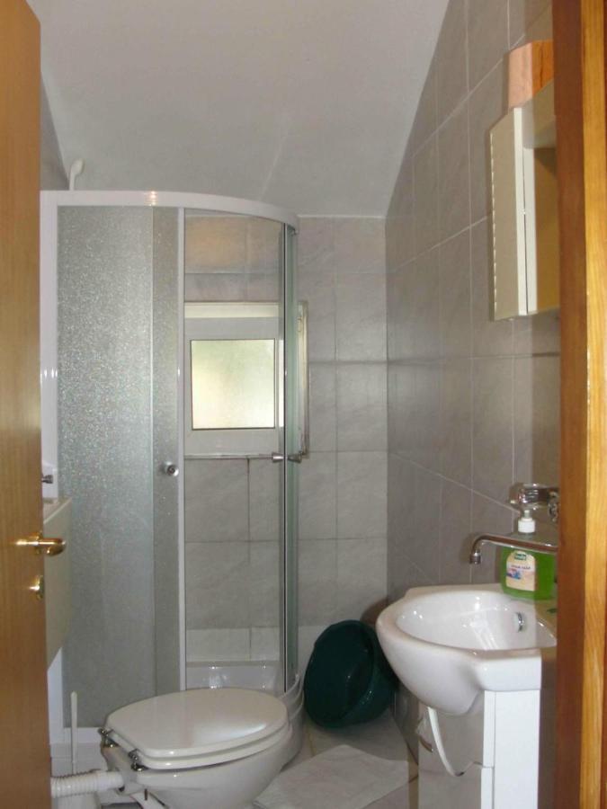 Apartments Pinija Supetar Ngoại thất bức ảnh