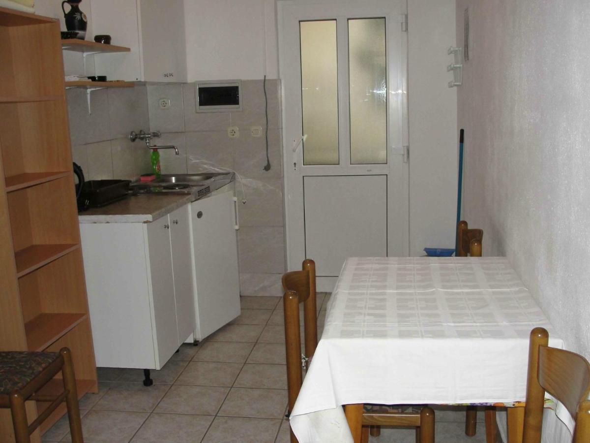 Apartments Pinija Supetar Ngoại thất bức ảnh